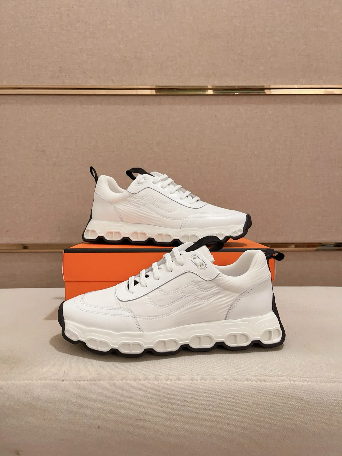 Factory price: 460💰《HERMES》【Classic Original Version】Hermès; Top 🔝 Purchasing Agency 🔍🔍 Men's latest 🇺🇸 counters are on sale simultaneously, original imported from Italy ▲▲First-layer cowhide ▲▲ (high-end, extravagance and class) times) Exquisite workmanship (Italian 🇮🇹Imported water-dyed 🐂cowhide lining) sole: Original sole provided by the original factory, ⚠️exclusive double-layer activity·TPR·rubber·combined molded outsole; super comfortable·wear-resistant·non-slip·environmental protection The real thing is more beautiful if you take the real thing (high quality, follow the order), you can enter and exit the counter at will * Number of yards: 38·39·40·41·42·43·44# (can be customized 45.)